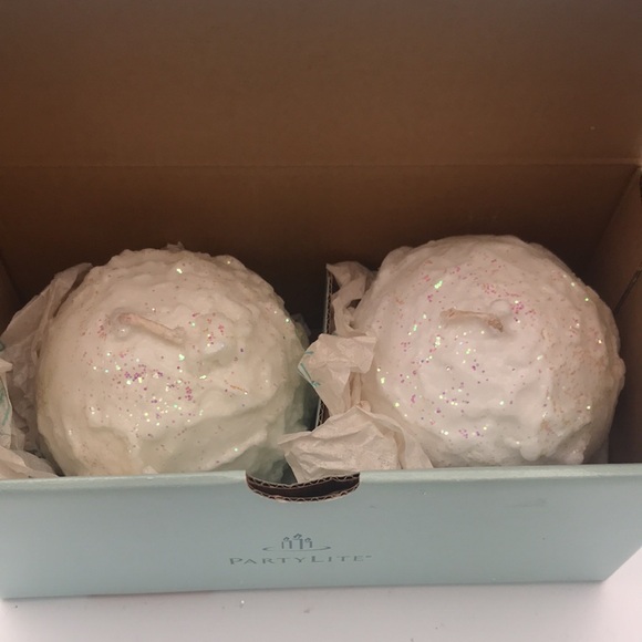 Set of 2 PartyLite Glitter Snow Balls #1404 New in Box - Picture 8 of 8